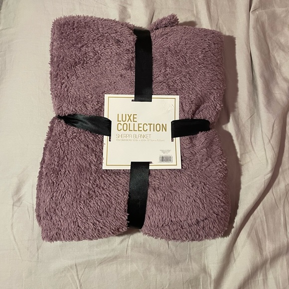 Luxe Collection Sherpa Blanket - Picture 1 of 3